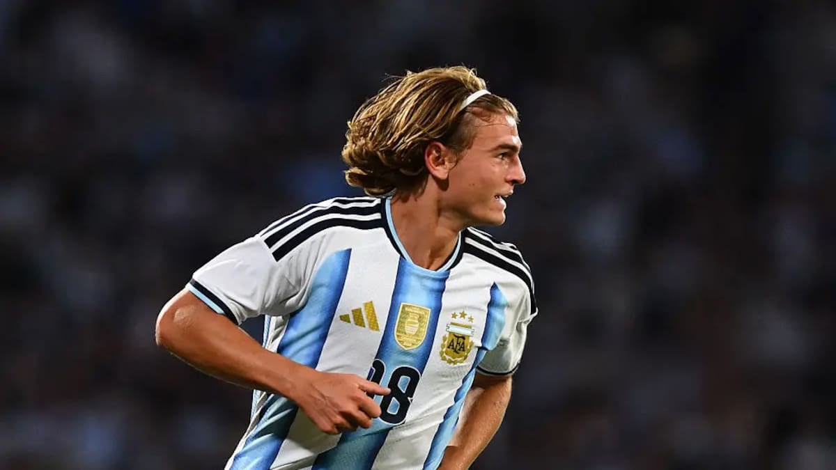 El viento no pudo con el Toro: Argentina le gana 2-0 a Bolivia en el Kempes y Scaloni empieza a probar de todo