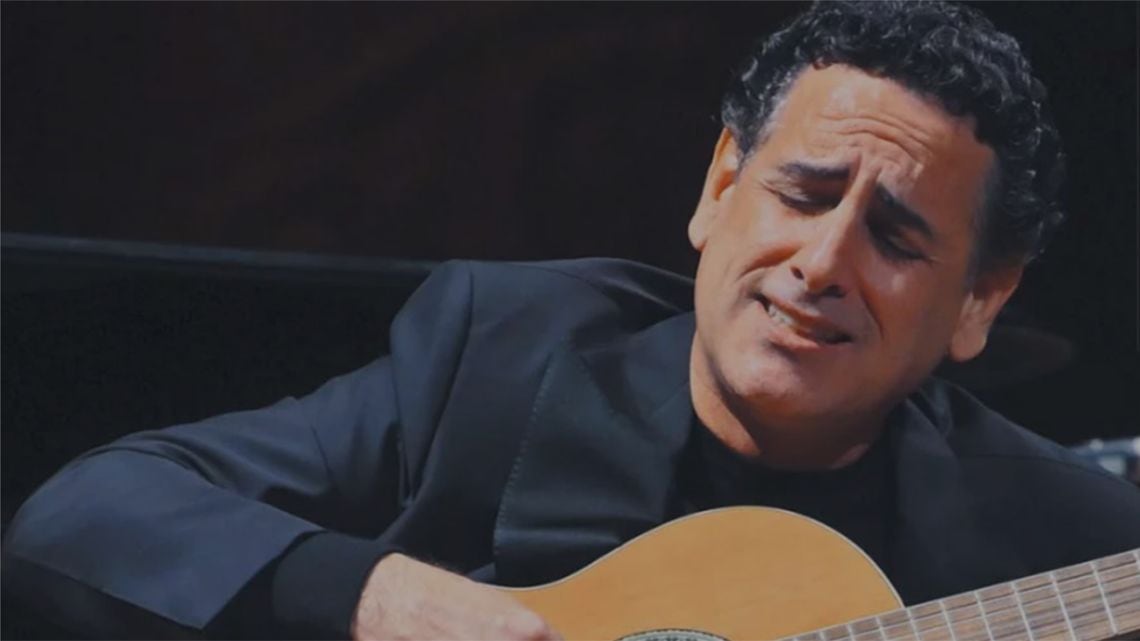 La guitarra criolla volvió a sonar en el Colón: Juan Diego Flórez cantó a Gardel y Chabuca Granda entre las arias de siempre