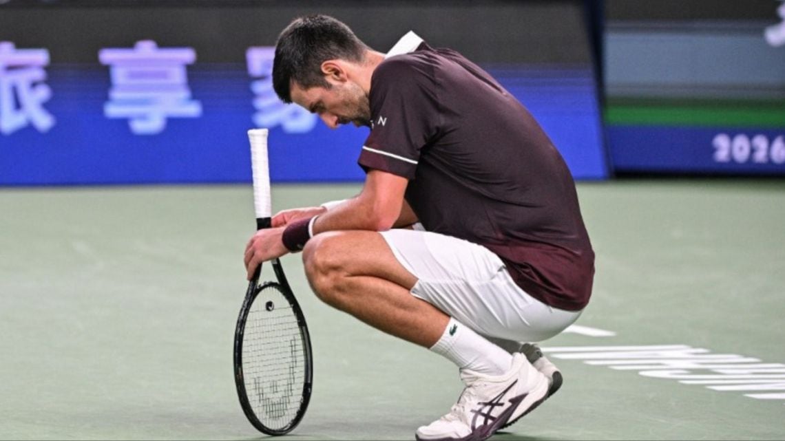 A Djokovic se le escurrió Shanghái y la clasificación al Maestro empieza a pedir milagro
