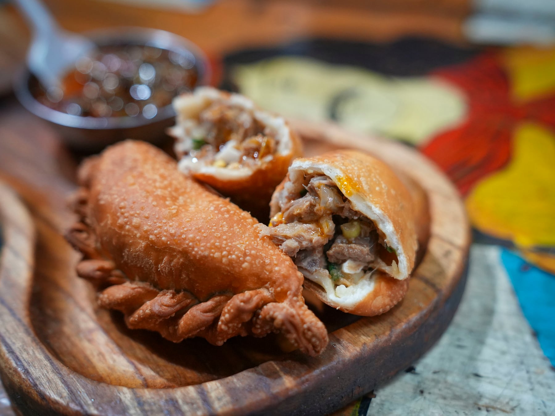 Empanadas con acento provinciano: cinco paradas en Buenos Aires para comerse el país