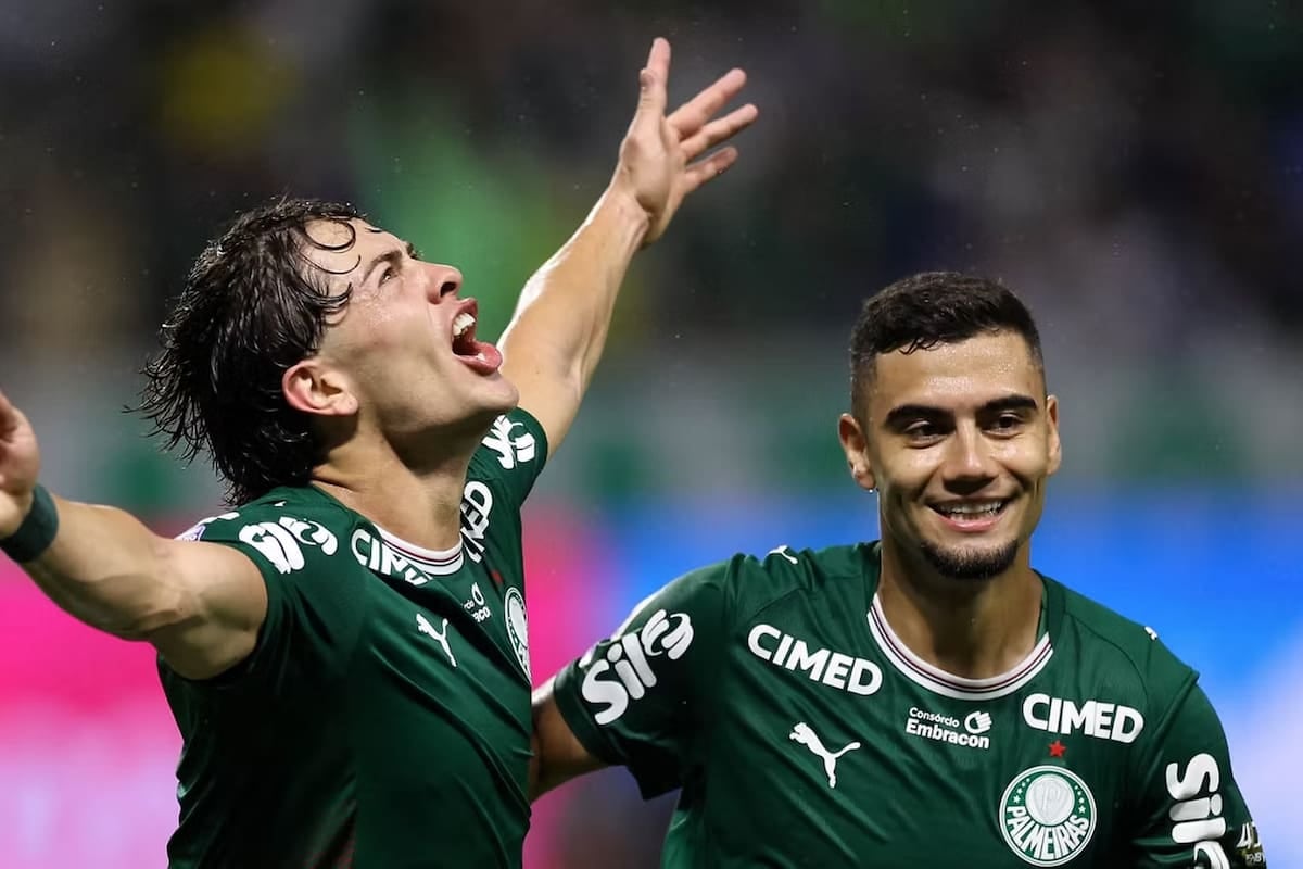Palmeiras le pasó por encima a Corinthians en el día que Seedorf se sentó en el banco: Giay, la figura del clásico