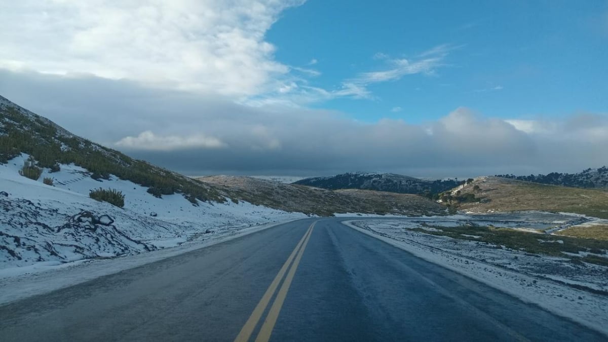 La cordillera neuquina abre sus dos pasos con piso húmedo y cadenas obligatorias: lo que hay que saber antes de cruzar a Chile este lunes