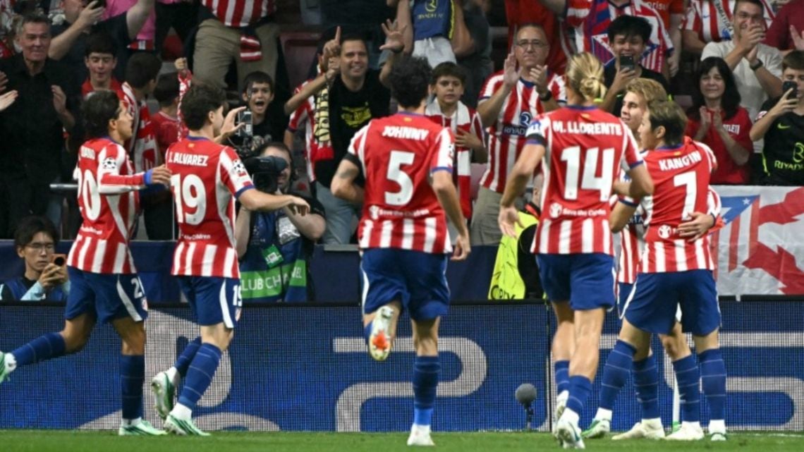 El Atleti le dio una mano al United y se sacó la espina europea en el Metropolitano