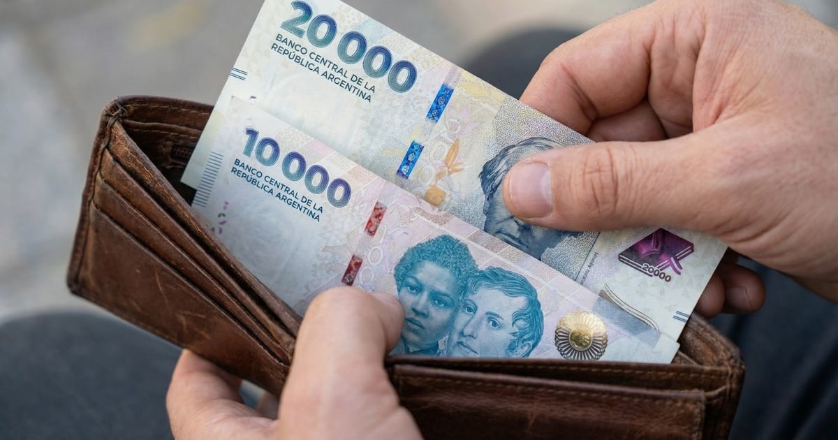 El humor económico de los argentinos se hunde: 7 de cada 10 ven un país que va para atrás y avizoran más oscuridad