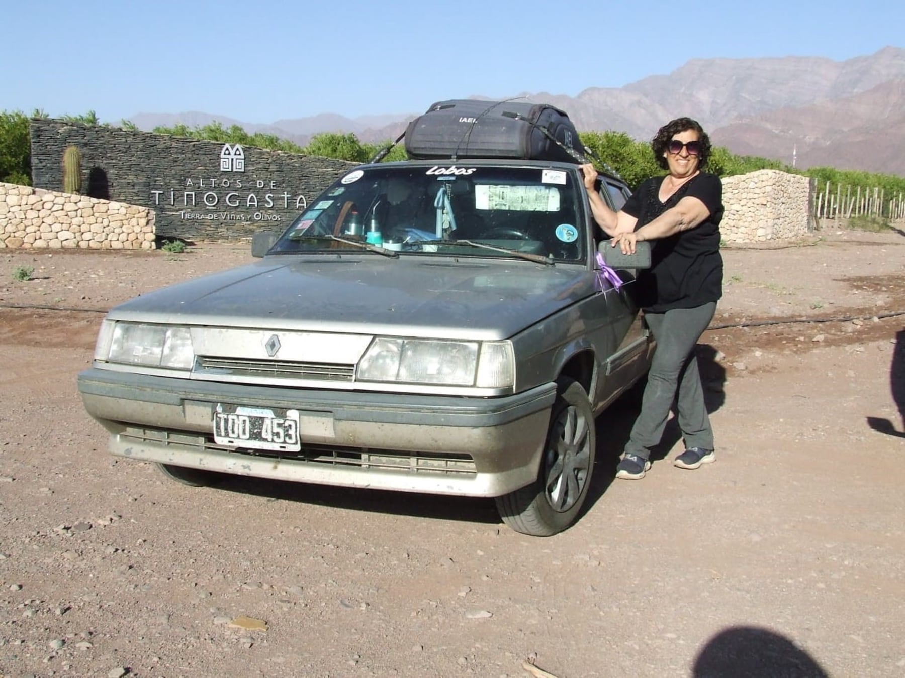 Delia, la jubilada de Lobos que convirtió su auto en una casa rodante y ya recorre el norte argentino sola