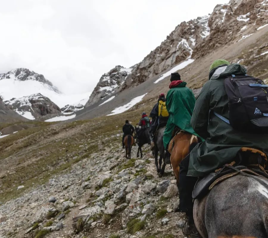 La vuelta al campo: en Caviahue, una familia neuquina te enseña a querer al caballo antes de montarlo