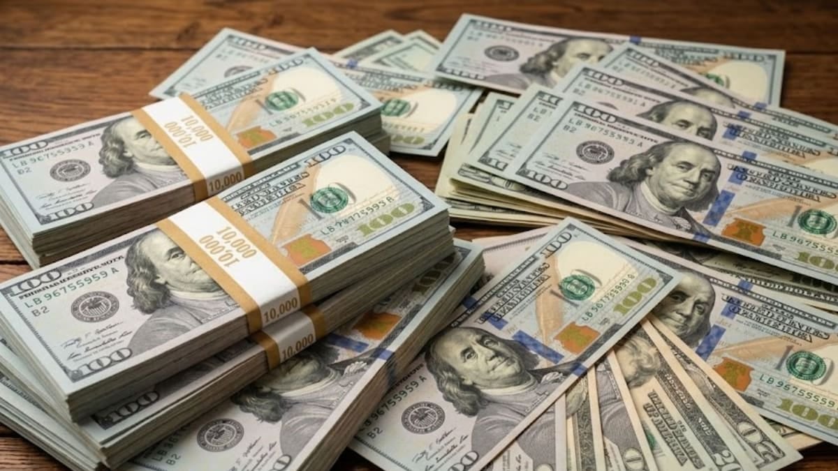 El blue se sostuvo en 1.555 pesos y la brecha con el oficial volvió a quedar en el 1,3%
