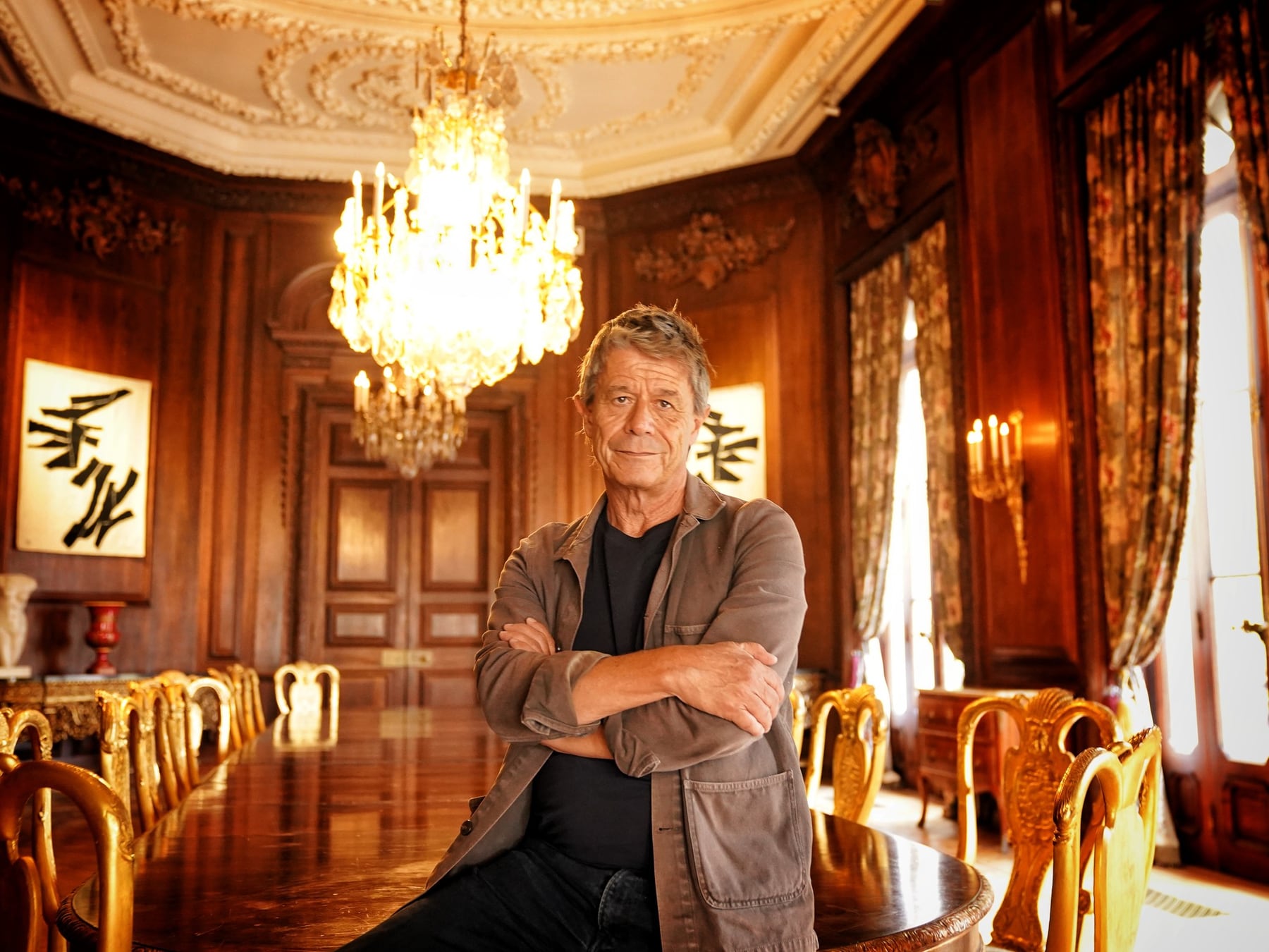 La fila daba vuelta a la manzana y adentro se vivía como un recital: Emmanuel Carrère llenó Buenos Aires