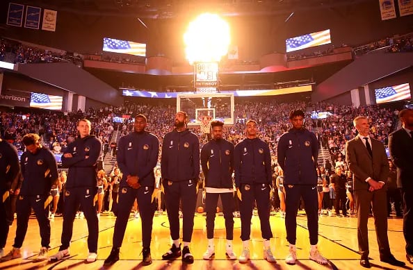 Los 76ers dieron vuelta la página y LeBron cerró el debate con una pulla