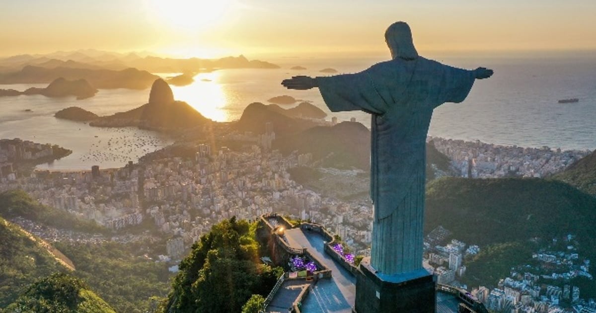 Vacaciones en Brasil: qué gastos se abaratan con la caída del real y cuáles siguen atados al dólar