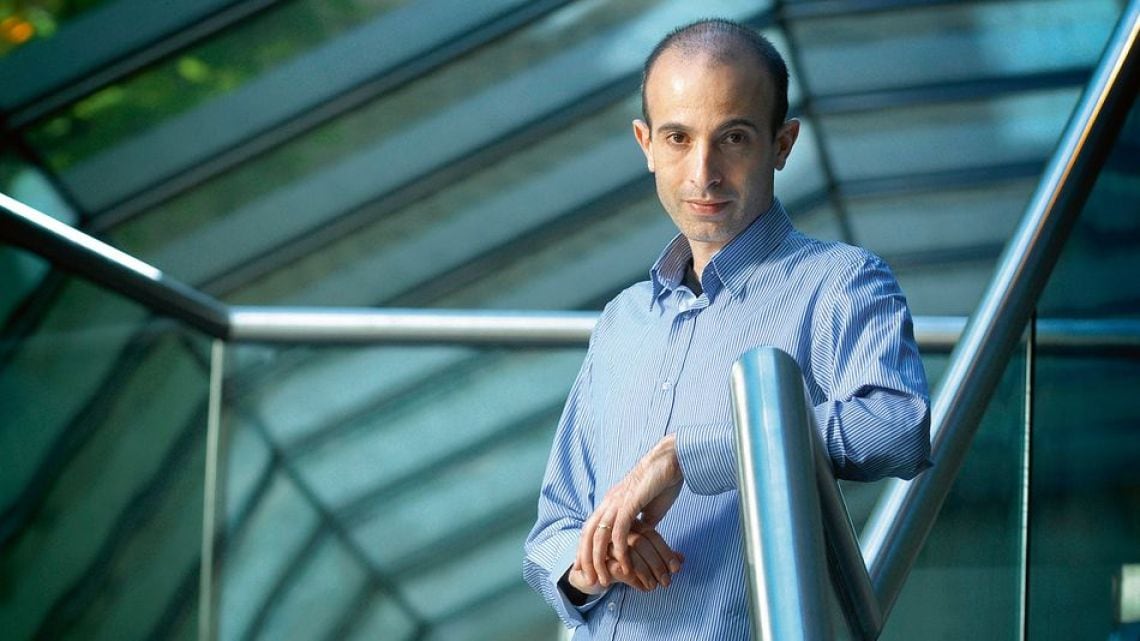 Harari advierte que la inteligencia artificial podría decidir sobre finanzas y trámites